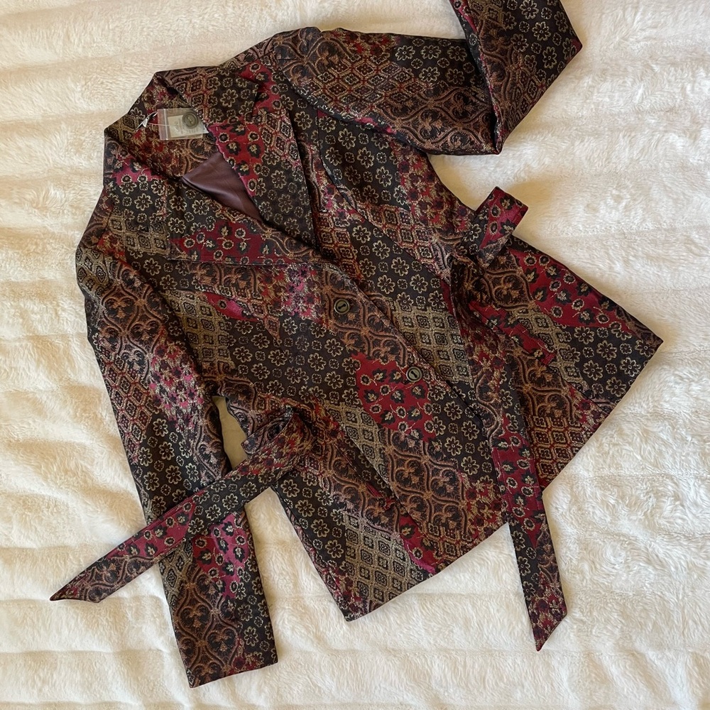 Cache Jacket. - Picture 6 of 16